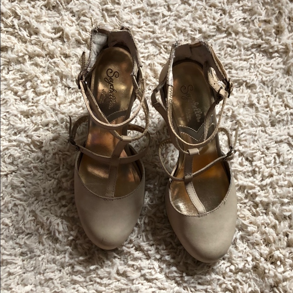 Seychelles heels